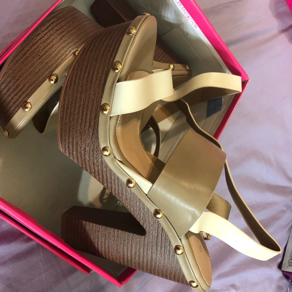 Nude high heel
